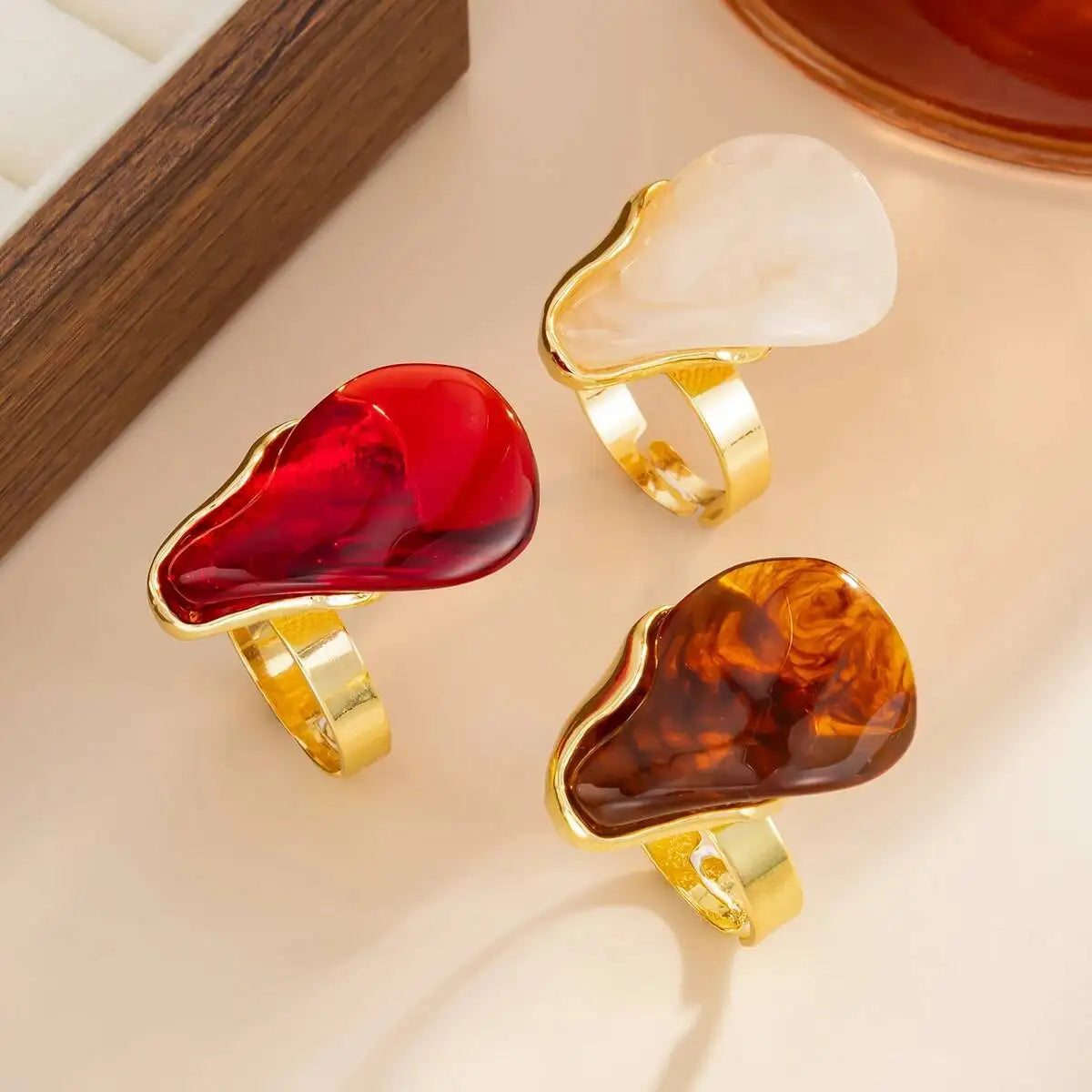 Ingemark 3 Colors Y2K Boho Resin Open Adjustable Rings for Women Wedding Vintage Geometric Knuckle Rings New Year Daily Jewelry