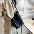 Retro High-capacity Stylish Commuter Bucket Bag For A Laid-back Look