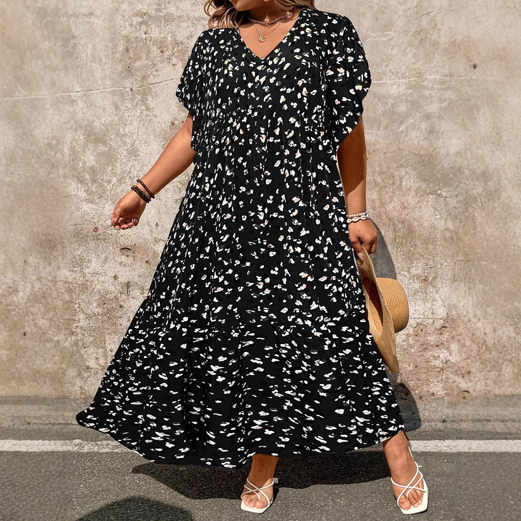 Elegant Plus-Size Womens Dress With Petite Floral Print And Ruffled Hem